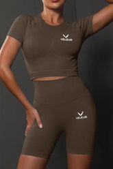 Veleur Curve Top, nahtloses Crop-Top für Damen, atmungsaktiv und elastisch, perfekt für Training und Freizeit.