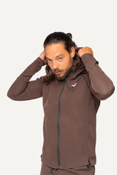 All-Day-Tracksuit für Männer, vielseitiger Trainingsanzug mit Daumenschlaufe, Zipp-Tasche und elastischem Bund, ideal für Outdoor-Aktivitäten und entspannten Komfort.